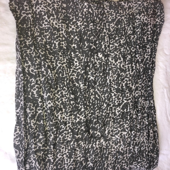 Light Scarf in Leopard Print - Picture 2 of 2